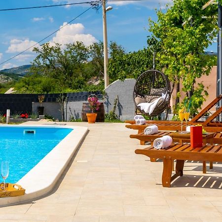 Villa Terra With Heated Pool Marina Kültér fotó